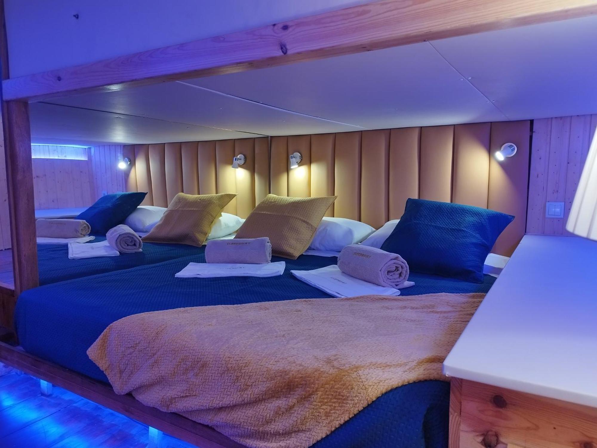 ホテル Sleepboat Luxlife Yatch ポルト エクステリア 写真